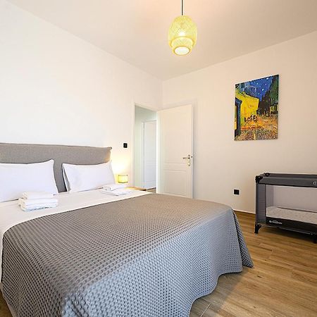 Alexander Apartments Airport Spáta Dış mekan fotoğraf