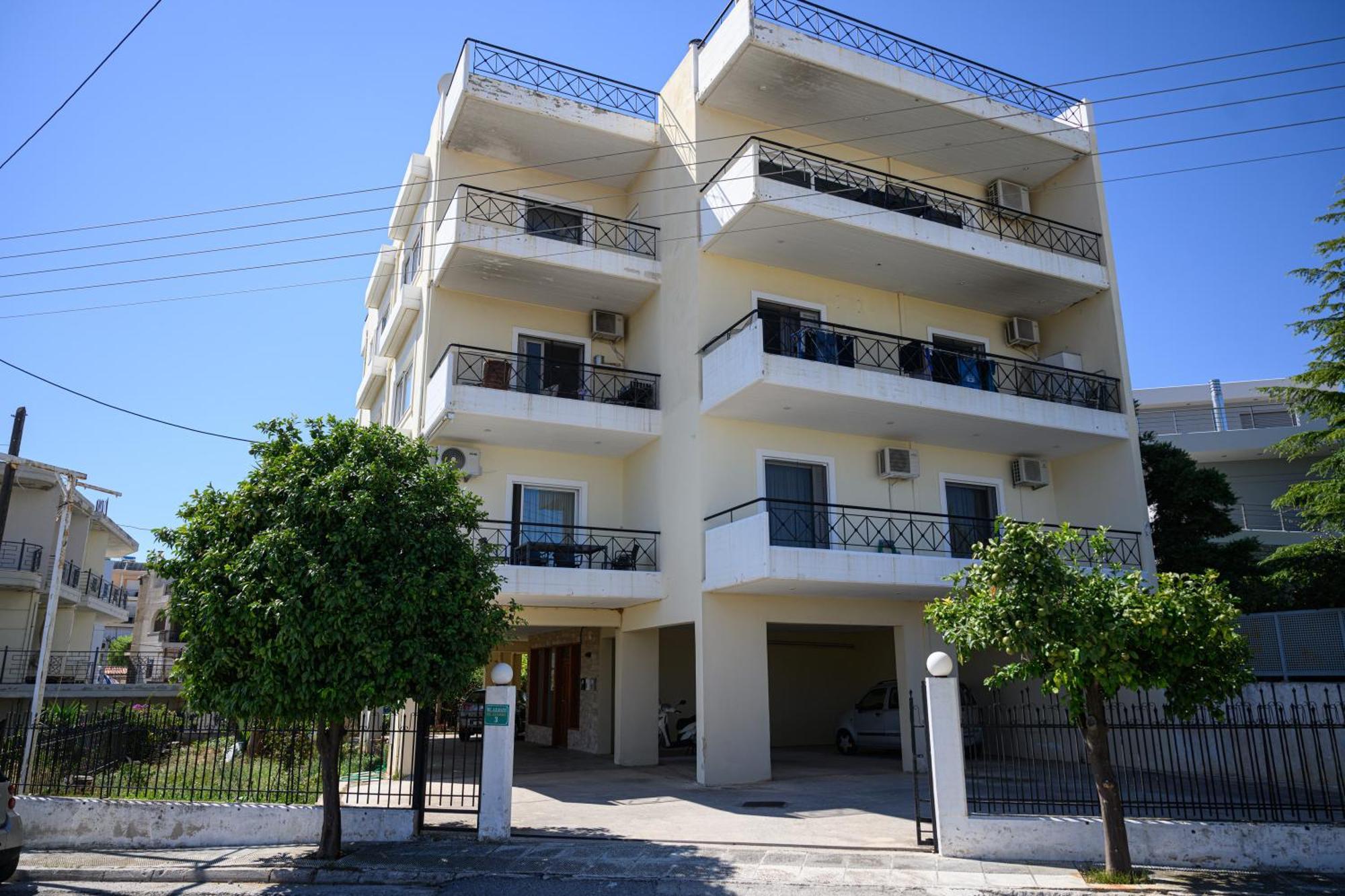 Alexander Apartments Airport Spáta Dış mekan fotoğraf