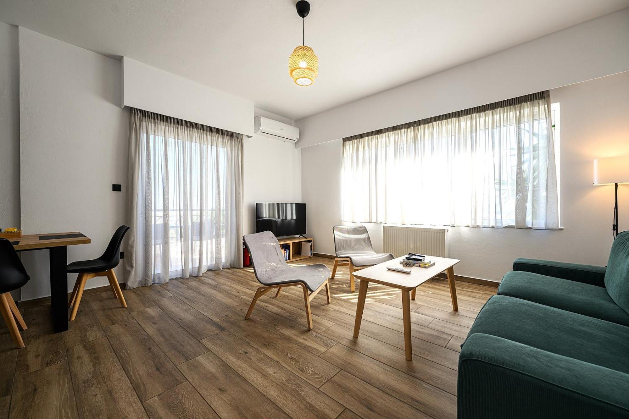 Alexander Apartments Airport Spáta Dış mekan fotoğraf