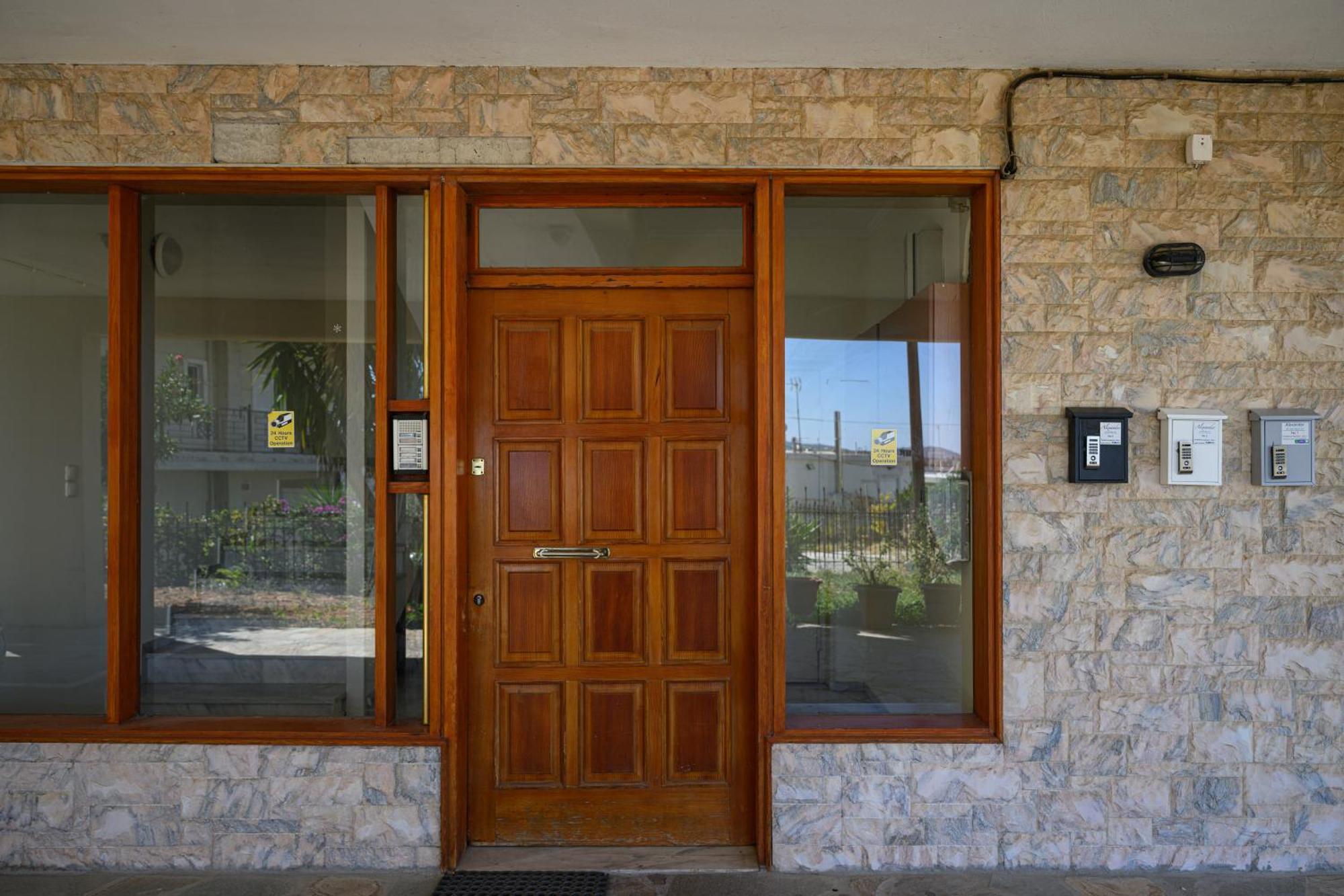 Alexander Apartments Airport Spáta Dış mekan fotoğraf