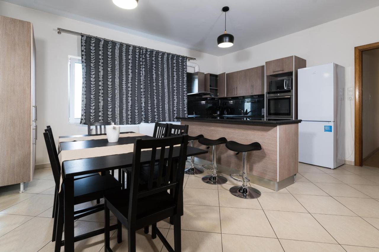 Alexander Apartments Airport Spáta Dış mekan fotoğraf